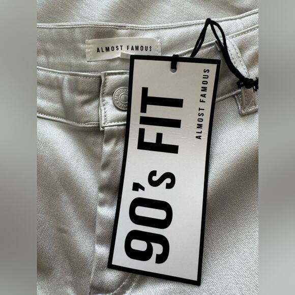 New ~ ALMOST FAMOUS ~ 90s Fit Silver Metallic Dad Jeans Size 3 Small - Picture 6 of 6